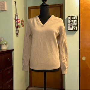 Harrods by Pringle of Scotland vintage tan wool v-neck pullover sweater preppy
